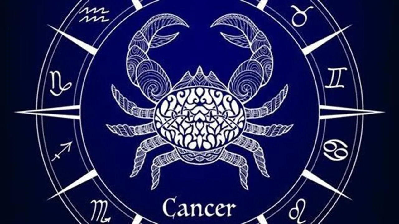 فرصة مهنية مفاجئة.. ماذا يخبئ الفلك لمواليد برج السرطان خلال الساعات المقبلة؟